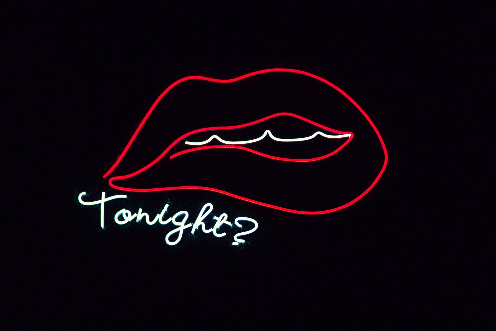 Lips Neon Signage